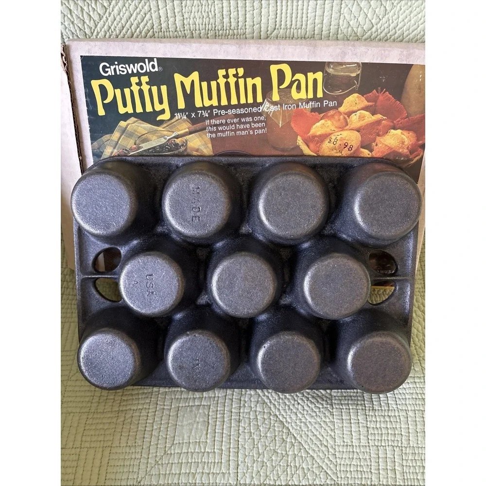 Griswold Vintage Puffy Muffin Pan Cast Iron Country Group w/ Original Box 11 Cup